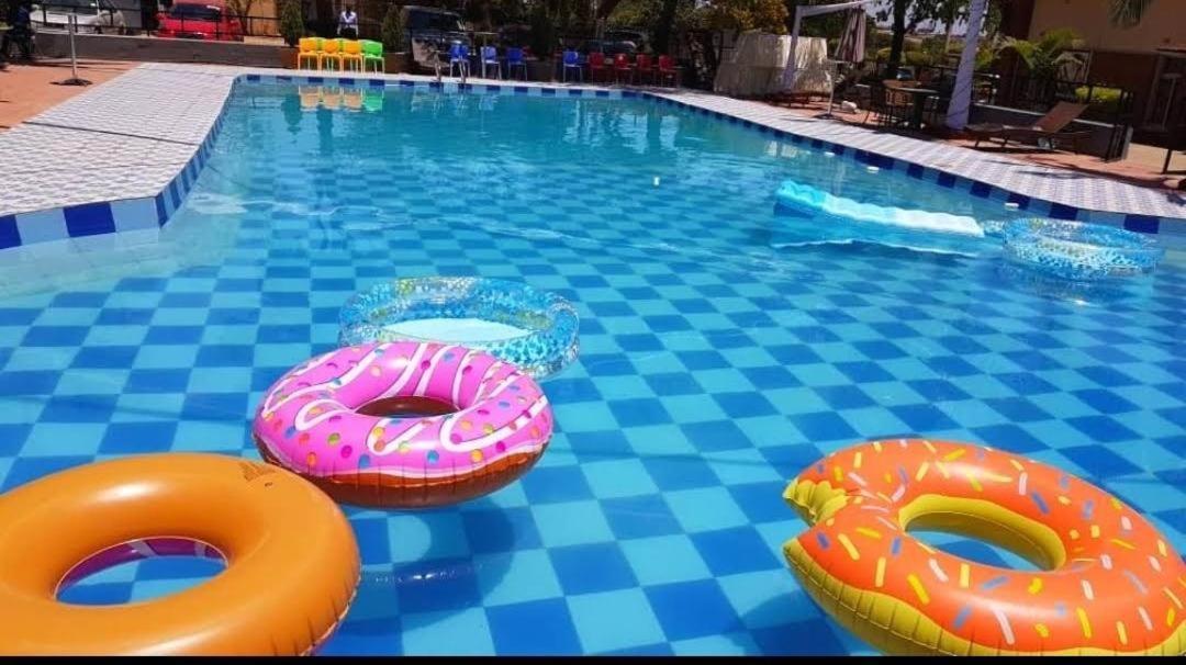 Chamba Valley Exotic Hotel Лусака Екстериор снимка