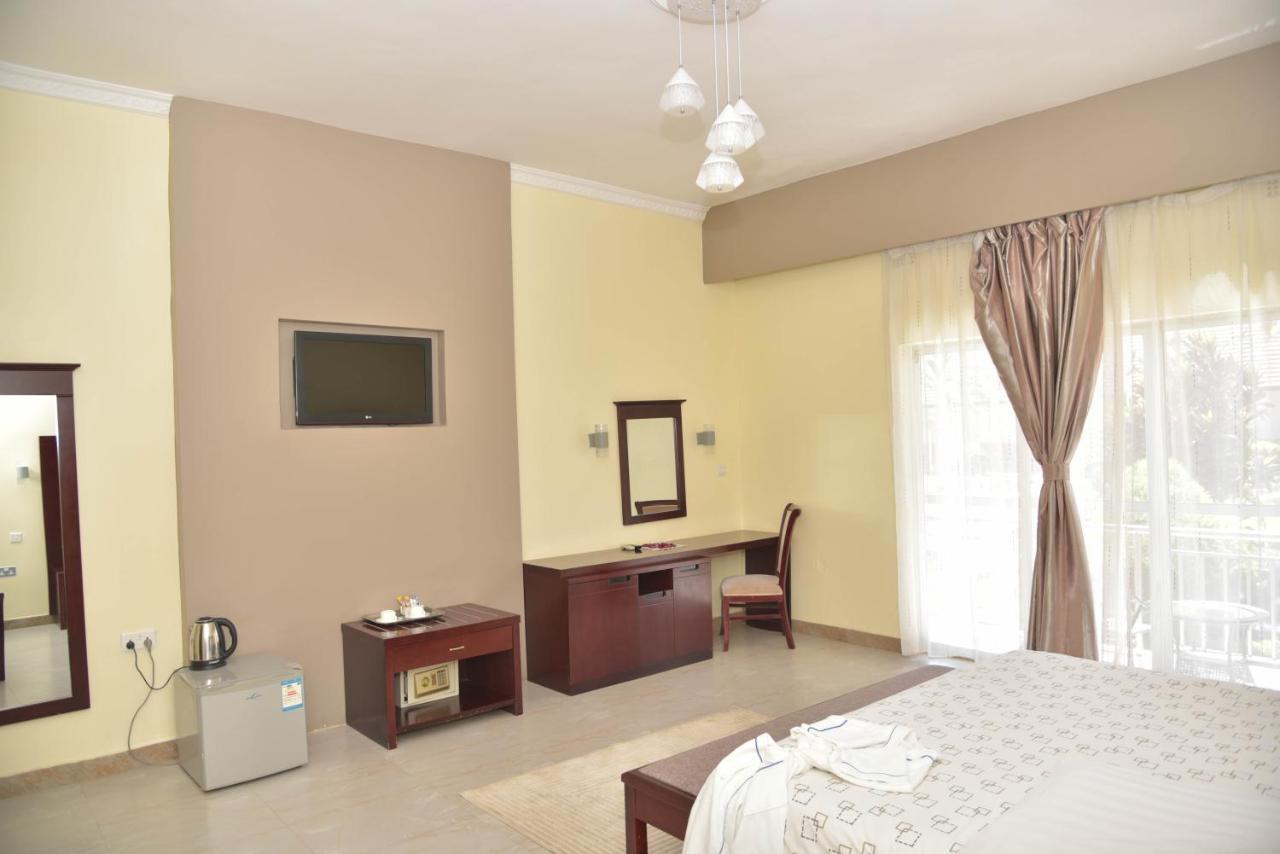 Chamba Valley Exotic Hotel Лусака Екстериор снимка