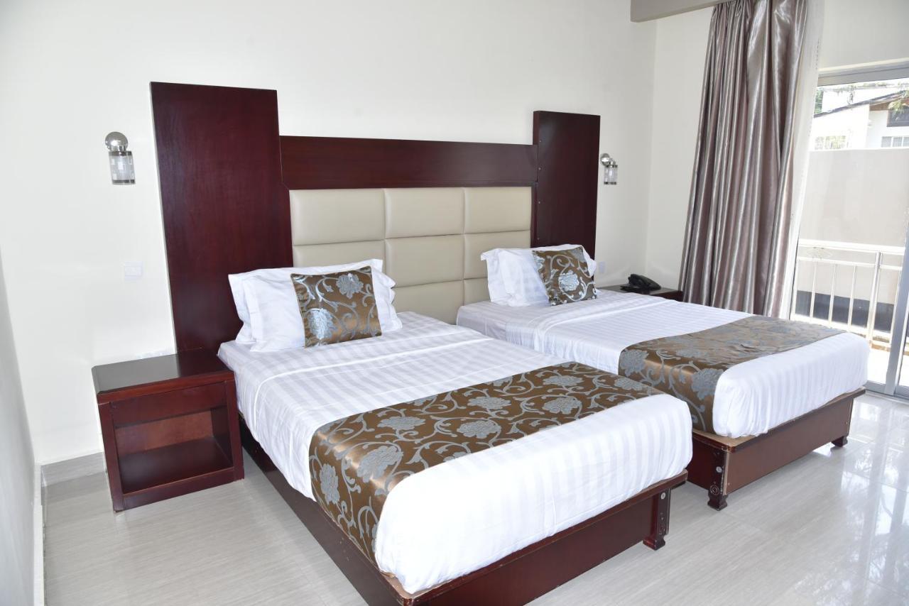 Chamba Valley Exotic Hotel Лусака Екстериор снимка