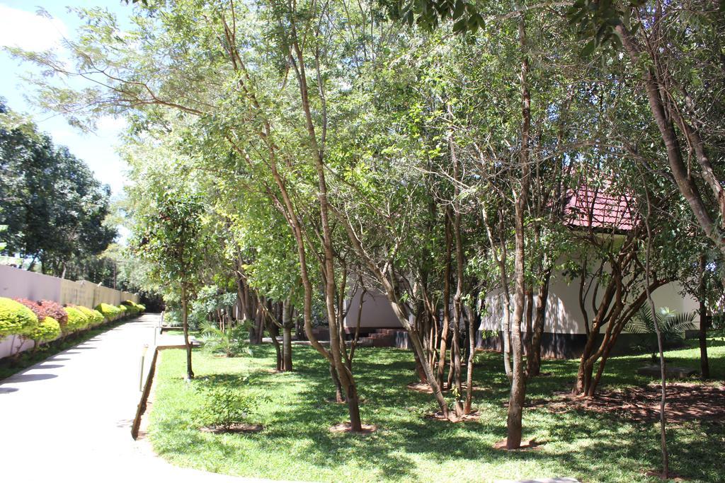 Chamba Valley Exotic Hotel Лусака Екстериор снимка