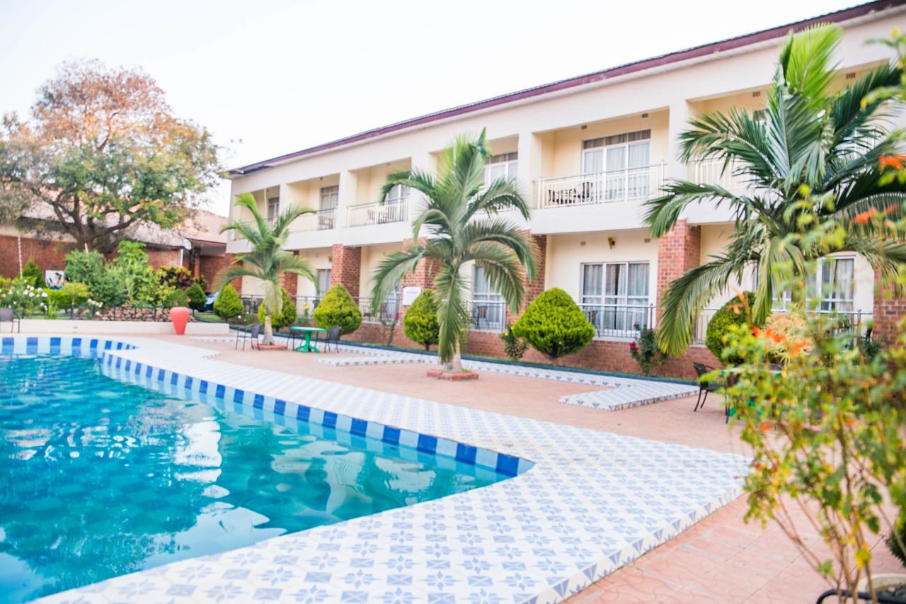 Chamba Valley Exotic Hotel Лусака Екстериор снимка